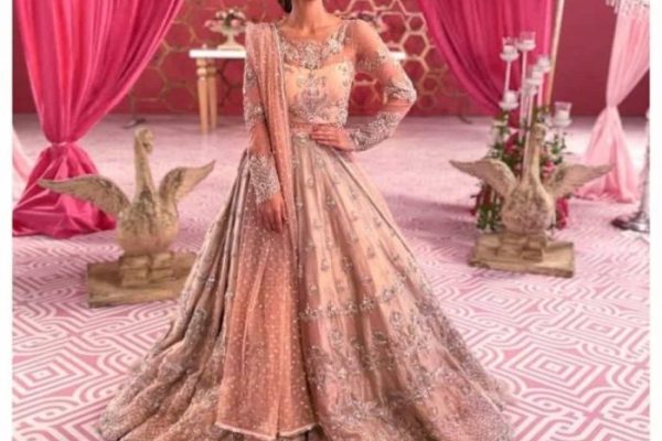 Iqra aziz wedding dress price