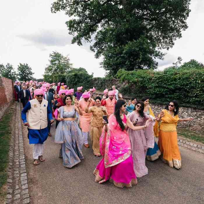 Indian wedding dress traditional